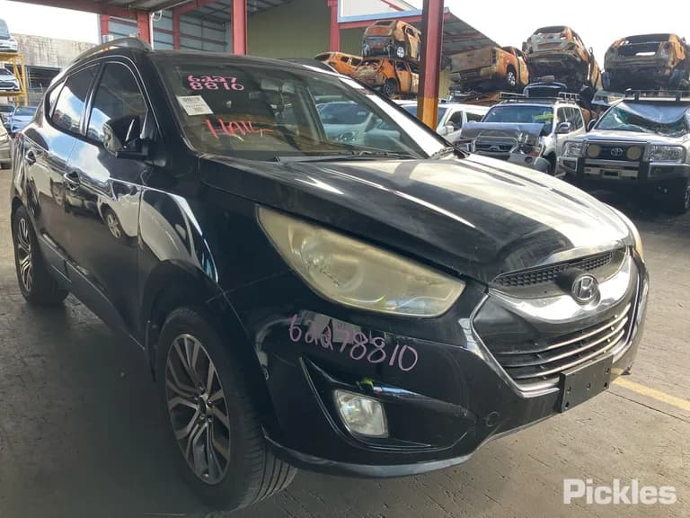 2012 Hyundai ix35 Used VIN KMHJU81VSCU469322 – side profile 2012 Hyundai ix35 Used VIN KMHJU81VSCU469322 – side profile