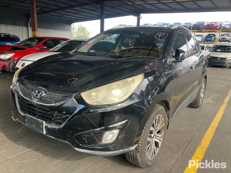 2012 Hyundai ix35 Used VIN KMHJU81VSCU469322 – interior seats 2012 Hyundai ix35 Used VIN KMHJU81VSCU469322 – interior seats