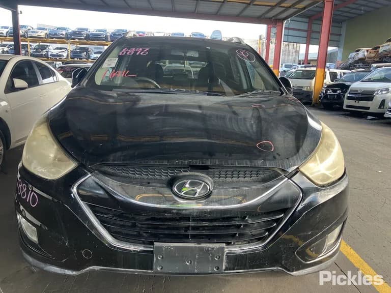 2012 Hyundai ix35 Used VIN KMHJU81VSCU469322 – undercarriage 2012 Hyundai ix35 Used VIN KMHJU81VSCU469322 – undercarriage