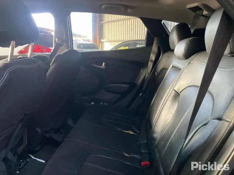 2012 Hyundai ix35 Used VIN KMHJU81VSCU469322 – photo 18 2012 Hyundai ix35 Used VIN KMHJU81VSCU469322 – photo 18