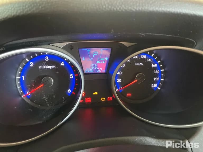 2012 Hyundai ix35 Used VIN KMHJU81VSCU469322 – photo 26 2012 Hyundai ix35 Used VIN KMHJU81VSCU469322 – photo 26