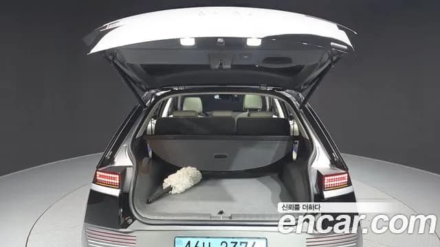 2022 Hyundai Ioniq 5 Long Range AWD Sold VIN KMHKR81CPNU072036 – interior seats 2022 Hyundai Ioniq 5 Long Range AWD Sold VIN KMHKR81CPNU072036 – interior seats