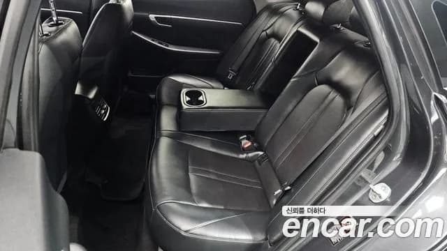 2020 Hyundai Sonata (DN8) 2.0 Sold VIN KMHL141EBLA050216 – interior seats 2020 Hyundai Sonata (DN8) 2.0 Sold VIN KMHL141EBLA050216 – interior seats