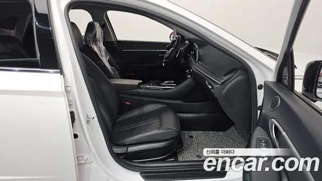 2022 Hyundai Sonata (DN8) 2.0 Sold VIN KMHL141EBNA157806 – interior seats 2022 Hyundai Sonata (DN8) 2.0 Sold VIN KMHL141EBNA157806 – interior seats