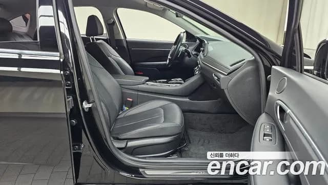 2022 Hyundai Sonata (DN8) 2.0 Sold VIN KMHL141EBNA210934 – interior seats 2022 Hyundai Sonata (DN8) 2.0 Sold VIN KMHL141EBNA210934 – interior seats