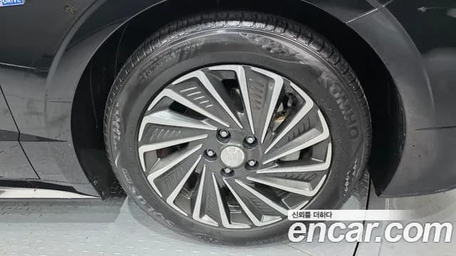 2020 Hyundai Sonata Hybrid (DN8) Premium Sold VIN KMHL241JBLA005362 – trunk area 2020 Hyundai Sonata Hybrid (DN8) Premium Sold VIN KMHL241JBLA005362 – trunk area