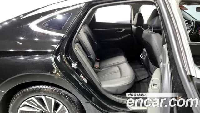 2022 Hyundai Sonata Hybrid (DN8) Premium Plus Sold VIN KMHL241JBNA035481 – trunk area 2022 Hyundai Sonata Hybrid (DN8) Premium Plus Sold VIN KMHL241JBNA035481 – trunk area
