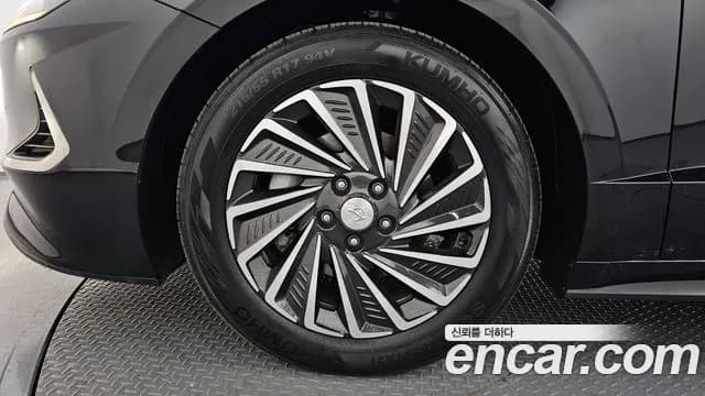 2022 Hyundai Sonata Hybrid (DN8) Premium Plus Sold VIN KMHL241JBNA048847 – exterior detail 2022 Hyundai Sonata Hybrid (DN8) Premium Plus Sold VIN KMHL241JBNA048847 – exterior detail