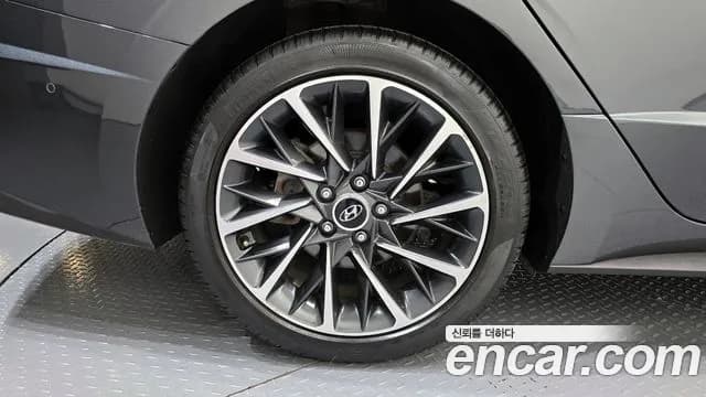 2022 Hyundai Sonata Hybrid (DN8) Premium Plus Sold VIN KMHL241JBNA050300 – exterior detail 2022 Hyundai Sonata Hybrid (DN8) Premium Plus Sold VIN KMHL241JBNA050300 – exterior detail