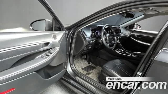 2022 Hyundai Sonata Hybrid (DN8) Premium Plus Sold VIN KMHL241JBNA053533 – exterior detail 2022 Hyundai Sonata Hybrid (DN8) Premium Plus Sold VIN KMHL241JBNA053533 – exterior detail