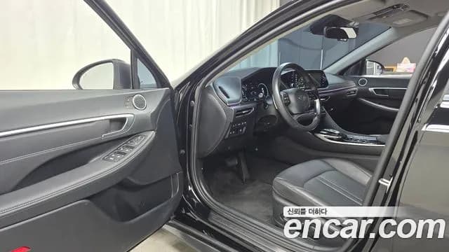 2023 Hyundai Sonata Hybrid (DN8) Premium Plus Sold VIN KMHL241JBPA067654 – trunk area 2023 Hyundai Sonata Hybrid (DN8) Premium Plus Sold VIN KMHL241JBPA067654 – trunk area