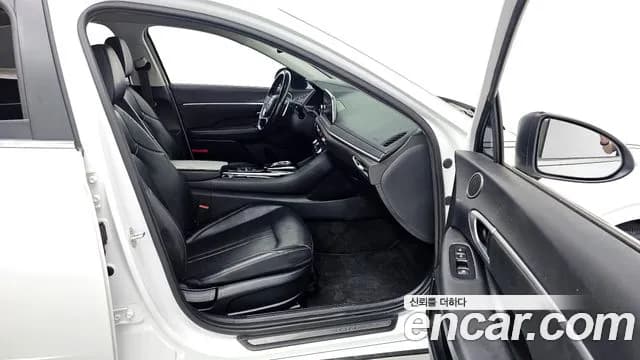 2020 Hyundai Sonata (DN8) 2.0 LPG(rental car) Sold VIN KMHL341DBLA012417 – trunk area 2020 Hyundai Sonata (DN8) 2.0 LPG(rental car) Sold VIN KMHL341DBLA012417 – trunk area