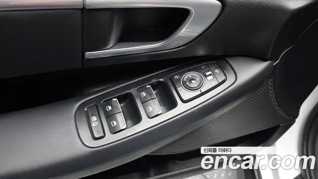 2020 Hyundai Sonata (DN8) 2.0 LPG Sold VIN KMHL341DBLA021016 – interior seats 2020 Hyundai Sonata (DN8) 2.0 LPG Sold VIN KMHL341DBLA021016 – interior seats