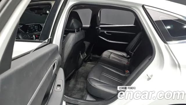 2020 Hyundai Sonata (DN8) 2.0 LPG(rental car) Sold VIN KMHL341DBLA086058 – trunk area 2020 Hyundai Sonata (DN8) 2.0 LPG(rental car) Sold VIN KMHL341DBLA086058 – trunk area