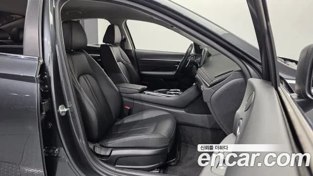 2022 Hyundai Sonata (DN8) 2.0 LPG(rental car) Sold VIN KMHL341DBNA206199 – interior seats 2022 Hyundai Sonata (DN8) 2.0 LPG(rental car) Sold VIN KMHL341DBNA206199 – interior seats