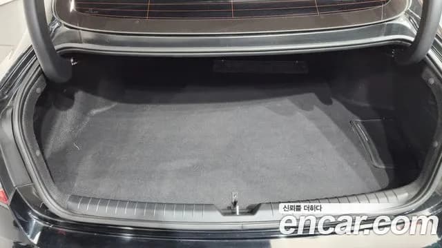 2022 Hyundai Sonata (DN8) 2.0 LPG(rental car) Sold VIN KMHL341DBNA247057 – interior seats 2022 Hyundai Sonata (DN8) 2.0 LPG(rental car) Sold VIN KMHL341DBNA247057 – interior seats