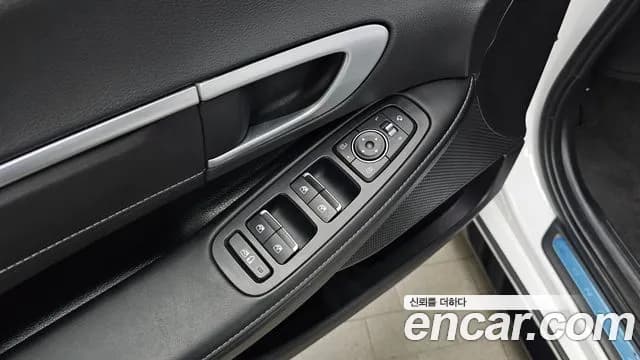 2024 Hyundai Sonata The Edge (DN8) 2.0 LPG Sold VIN KMHL341DBRA411358 – interior seats 2024 Hyundai Sonata The Edge (DN8) 2.0 LPG Sold VIN KMHL341DBRA411358 – interior seats
