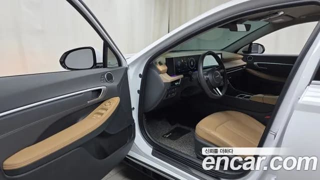 2025 Hyundai Sonata The Edge Hybrid (DN8) Inspiration Sold VIN KMHL641JBSA135425 – rear exterior 2025 Hyundai Sonata The Edge Hybrid (DN8) Inspiration Sold VIN KMHL641JBSA135425 – rear exterior