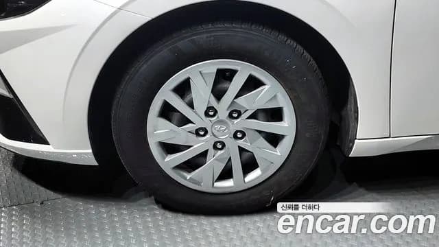 2022 Hyundai Avante (CN7) 1.6 LPi (Rental Car) Sold VIN KMHLL41ABNU289673 – trunk area 2022 Hyundai Avante (CN7) 1.6 LPi (Rental Car) Sold VIN KMHLL41ABNU289673 – trunk area