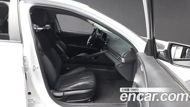 2021 Hyundai Avante (CN7) 1.6 Sold VIN KMHLL41EEMU024063 – exterior detail 2021 Hyundai Avante (CN7) 1.6 Sold VIN KMHLL41EEMU024063 – exterior detail