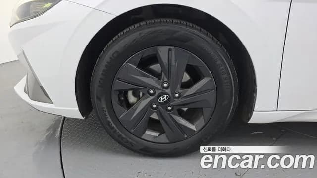 2021 Hyundai Avante Hybrid (CN7) Smart Sold VIN KMHLL41JGMU011246 – front exterior 2021 Hyundai Avante Hybrid (CN7) Smart Sold VIN KMHLL41JGMU011246 – front exterior