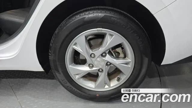 2021 Hyundai Avante (CN7) 1.6 Sold VIN KMHLM41EEMU027504 – interior seats 2021 Hyundai Avante (CN7) 1.6 Sold VIN KMHLM41EEMU027504 – interior seats