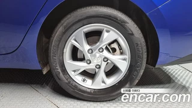 2021 Hyundai Avante (CN7) 1.6 Sold VIN KMHLM41EEMU039996 – exterior detail 2021 Hyundai Avante (CN7) 1.6 Sold VIN KMHLM41EEMU039996 – exterior detail