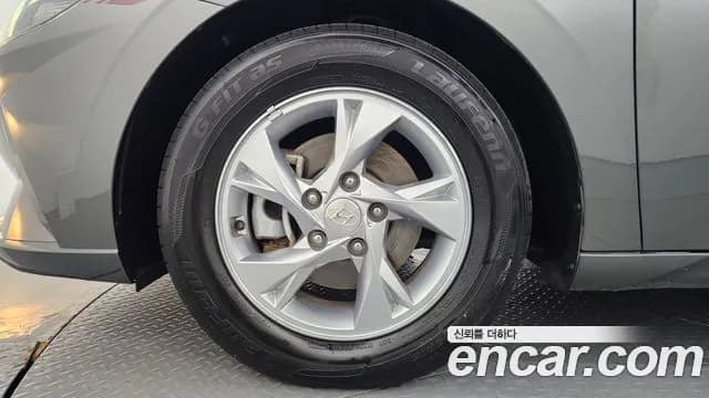 2021 Hyundai Avante (CN7) 1.6 Sold VIN KMHLM41EEMU183541 – exterior detail 2021 Hyundai Avante (CN7) 1.6 Sold VIN KMHLM41EEMU183541 – exterior detail