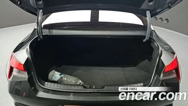 2021 Hyundai Avante (CN7) 1.6 Sold VIN KMHLM41EEMU203883 – exterior detail 2021 Hyundai Avante (CN7) 1.6 Sold VIN KMHLM41EEMU203883 – exterior detail