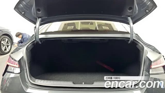 2021 Hyundai Avante (CN7) 1.6 Sold VIN KMHLM41EEMU216287 – exterior detail 2021 Hyundai Avante (CN7) 1.6 Sold VIN KMHLM41EEMU216287 – exterior detail
