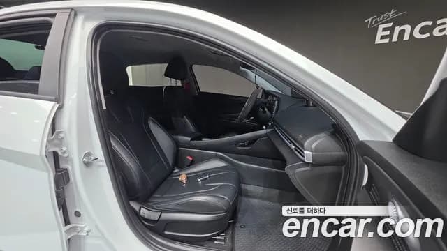 2022 Hyundai Avante (CN7) 1.6 Sold VIN KMHLM41EENU257378 – interior seats 2022 Hyundai Avante (CN7) 1.6 Sold VIN KMHLM41EENU257378 – interior seats