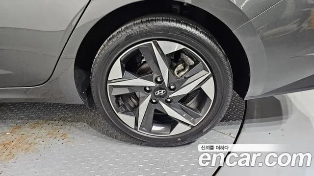 2022 Hyundai Avante (CN7) 1.6 Sold VIN KMHLM41EENU324974 – trunk area 2022 Hyundai Avante (CN7) 1.6 Sold VIN KMHLM41EENU324974 – trunk area