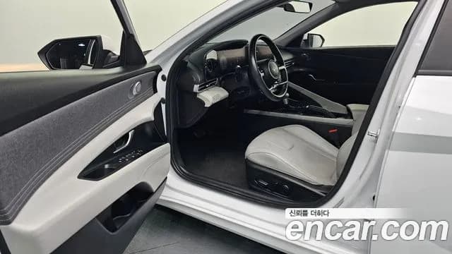 2023 Hyundai Avante (CN7) 1.6 Sold VIN KMHLM41EEPU355413 – interior seats 2023 Hyundai Avante (CN7) 1.6 Sold VIN KMHLM41EEPU355413 – interior seats