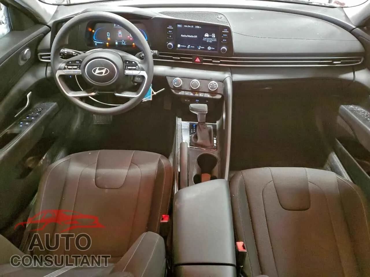 2025 HYUNDAI ELANTRA Damaged VIN KMHLM4DG4SU940311 – undercarriage 2025 HYUNDAI ELANTRA Damaged VIN KMHLM4DG4SU940311 – undercarriage