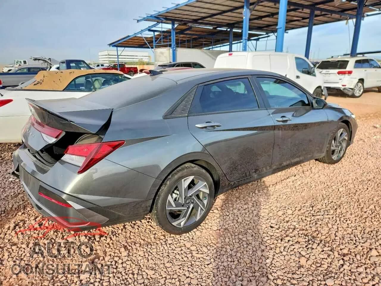 2025 HYUNDAI ELANTRA Damaged VIN KMHLM4DG7SU907867 – side profile 2025 HYUNDAI ELANTRA Damaged VIN KMHLM4DG7SU907867 – side profile