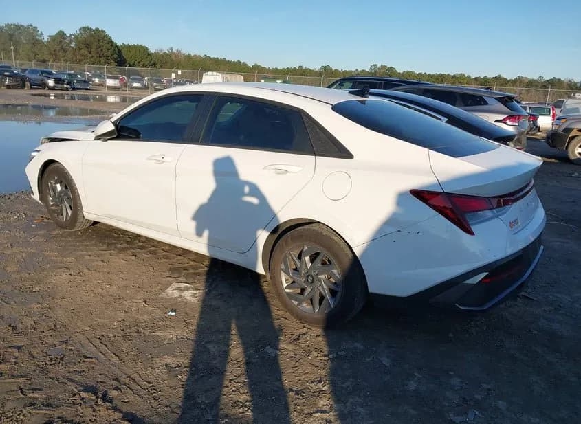 2024 HYUNDAI Elantra Used VIN KMHLM4DG8RU837015 – engine bay 2024 HYUNDAI Elantra Used VIN KMHLM4DG8RU837015 – engine bay