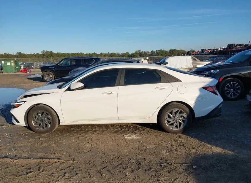 2024 HYUNDAI Elantra Used VIN KMHLM4DG8RU837015 – photo 11 2024 HYUNDAI Elantra Used VIN KMHLM4DG8RU837015 – photo 11