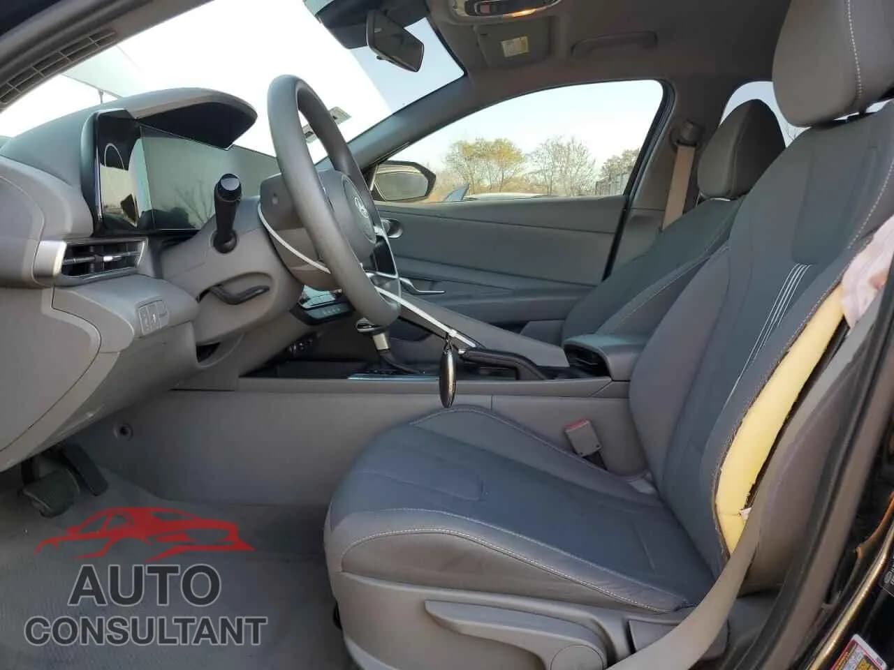 2024 HYUNDAI ELANTRA Damaged VIN KMHLM4DG9RU752068 – exterior detail 2024 HYUNDAI ELANTRA Damaged VIN KMHLM4DG9RU752068 – exterior detail