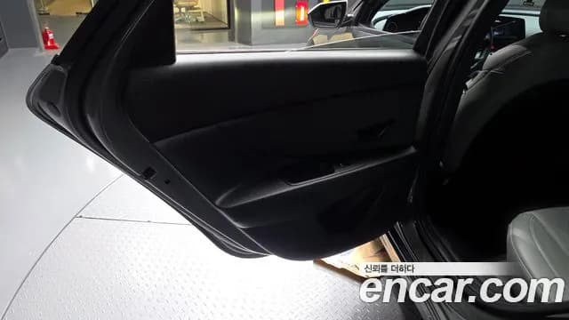 2024 Hyundai The New Avante (CN7) 1.6 Sold VIN KMHLN41EERU692817 – trunk area 2024 Hyundai The New Avante (CN7) 1.6 Sold VIN KMHLN41EERU692817 – trunk area