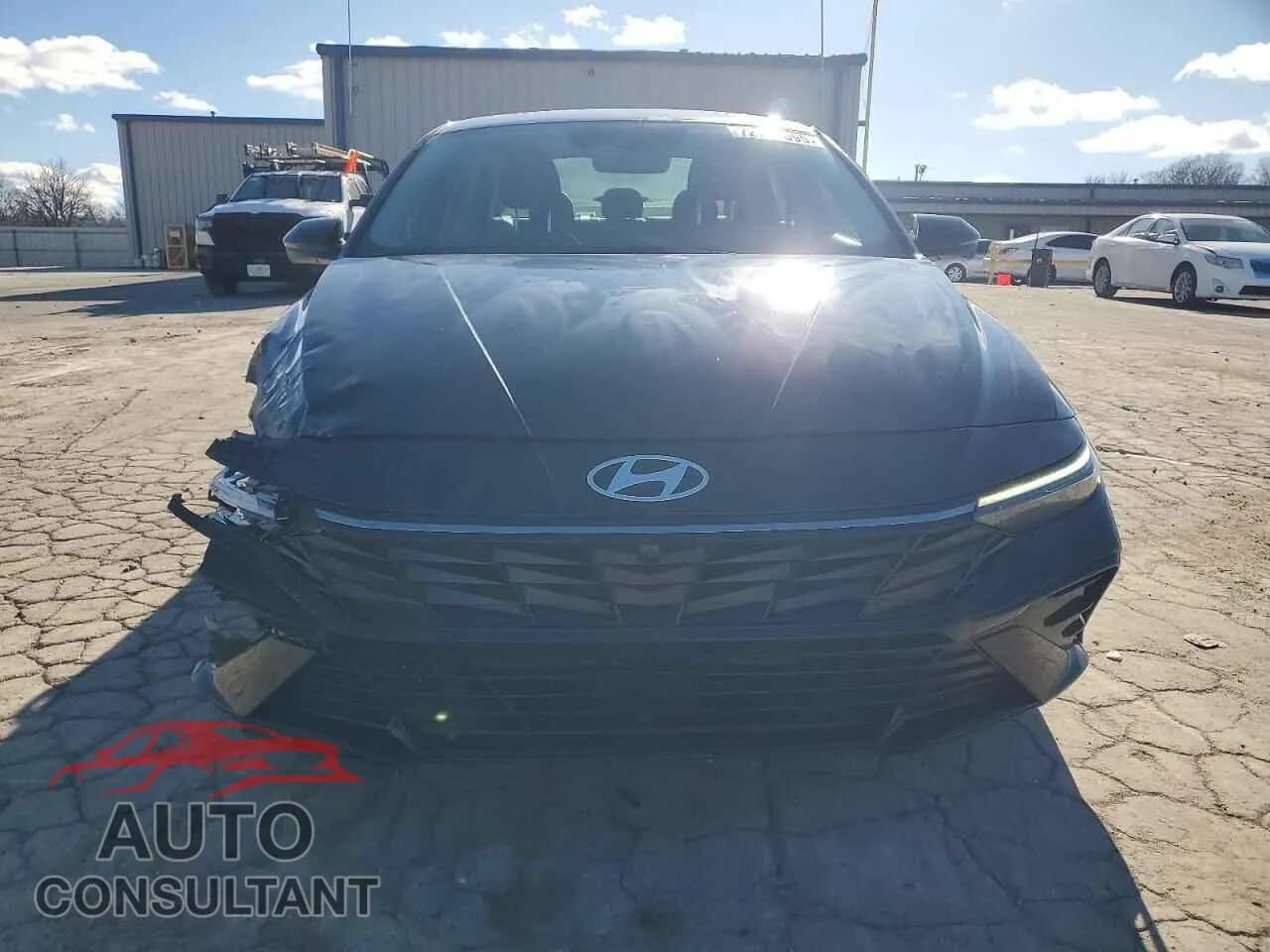 2024 HYUNDAI ELANTRA Damaged VIN KMHLP4DG7RU662778 – interior seats 2024 HYUNDAI ELANTRA Damaged VIN KMHLP4DG7RU662778 – interior seats