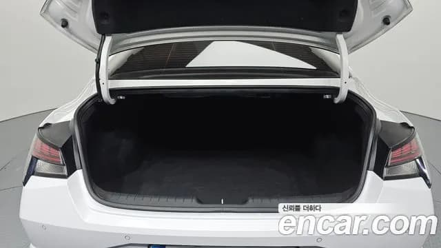 2021 Hyundai Avante (CN7) 1.6 Sold VIN KMHLR41EEMU002930 – exterior detail 2021 Hyundai Avante (CN7) 1.6 Sold VIN KMHLR41EEMU002930 – exterior detail