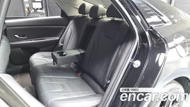 2021 Hyundai Avante (CN7) 1.6 Sold VIN KMHLR41EEMU019543 – rear exterior 2021 Hyundai Avante (CN7) 1.6 Sold VIN KMHLR41EEMU019543 – rear exterior