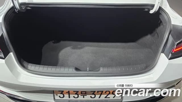 2021 Hyundai Avante (CN7) 1.6 Sold VIN KMHLR41EEMU020323 – interior seats 2021 Hyundai Avante (CN7) 1.6 Sold VIN KMHLR41EEMU020323 – interior seats