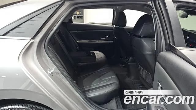 2021 Hyundai Avante (CN7) 1.6 Sold VIN KMHLR41EEMU023350 – trunk area 2021 Hyundai Avante (CN7) 1.6 Sold VIN KMHLR41EEMU023350 – trunk area