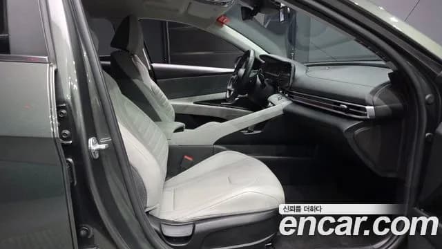 2021 Hyundai Avante (CN7) 1.6 Sold VIN KMHLR41EEMU235980 – interior seats 2021 Hyundai Avante (CN7) 1.6 Sold VIN KMHLR41EEMU235980 – interior seats