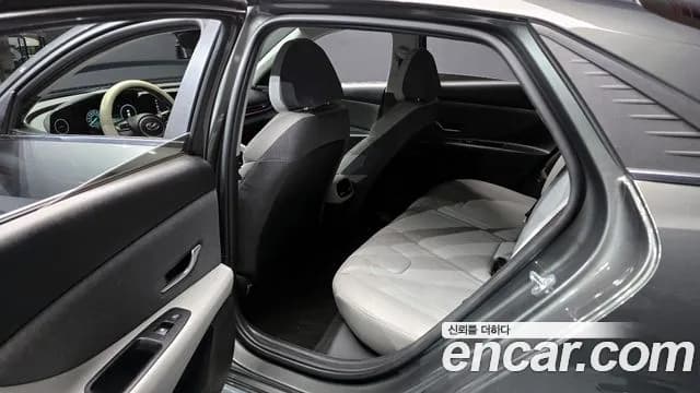 2022 Hyundai Avante (CN7) 1.6 Sold VIN KMHLR41EENU253961 – interior seats 2022 Hyundai Avante (CN7) 1.6 Sold VIN KMHLR41EENU253961 – interior seats