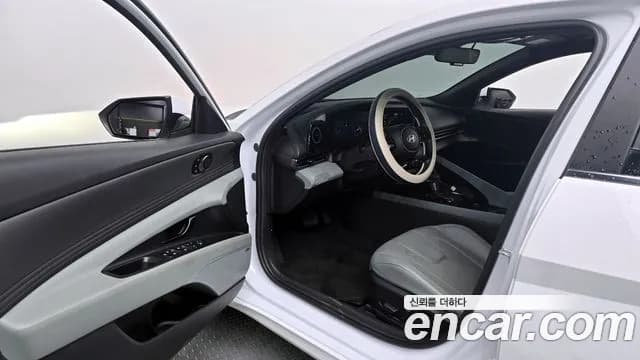 2024 Hyundai The New Avante (CN7) 1.6 Sold VIN KMHLR41EERU586688 – trunk area 2024 Hyundai The New Avante (CN7) 1.6 Sold VIN KMHLR41EERU586688 – trunk area