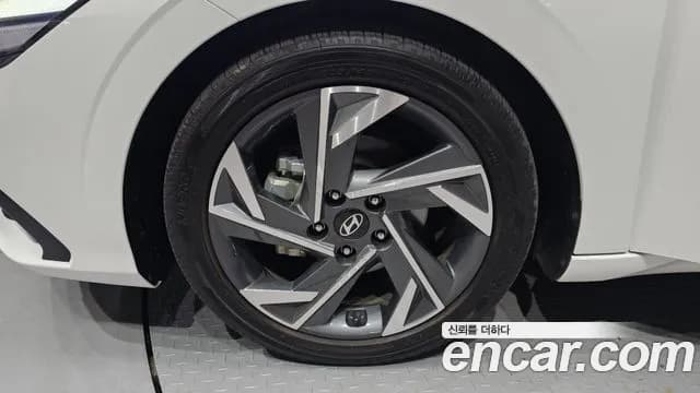 2024 Hyundai The New Avante (CN7) 1.6 Sold VIN KMHLR41EERU664437 – exterior detail 2024 Hyundai The New Avante (CN7) 1.6 Sold VIN KMHLR41EERU664437 – exterior detail