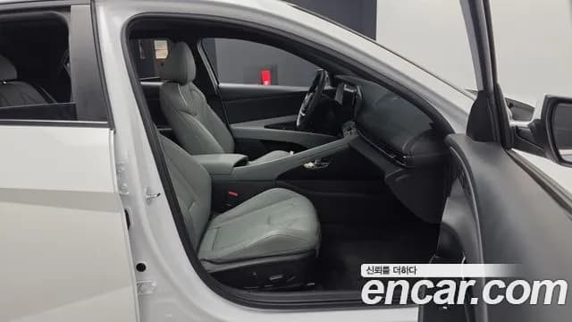 2025 Hyundai The New Avante (CN7) 1.6 Sold VIN KMHLR41EESU953877 – trunk area 2025 Hyundai The New Avante (CN7) 1.6 Sold VIN KMHLR41EESU953877 – trunk area