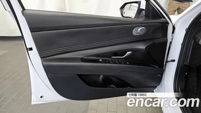 2026 Hyundai The New Avante (CN7) 1.6 Sold VIN KMHLR41EETU051649 – trunk area 2026 Hyundai The New Avante (CN7) 1.6 Sold VIN KMHLR41EETU051649 – trunk area